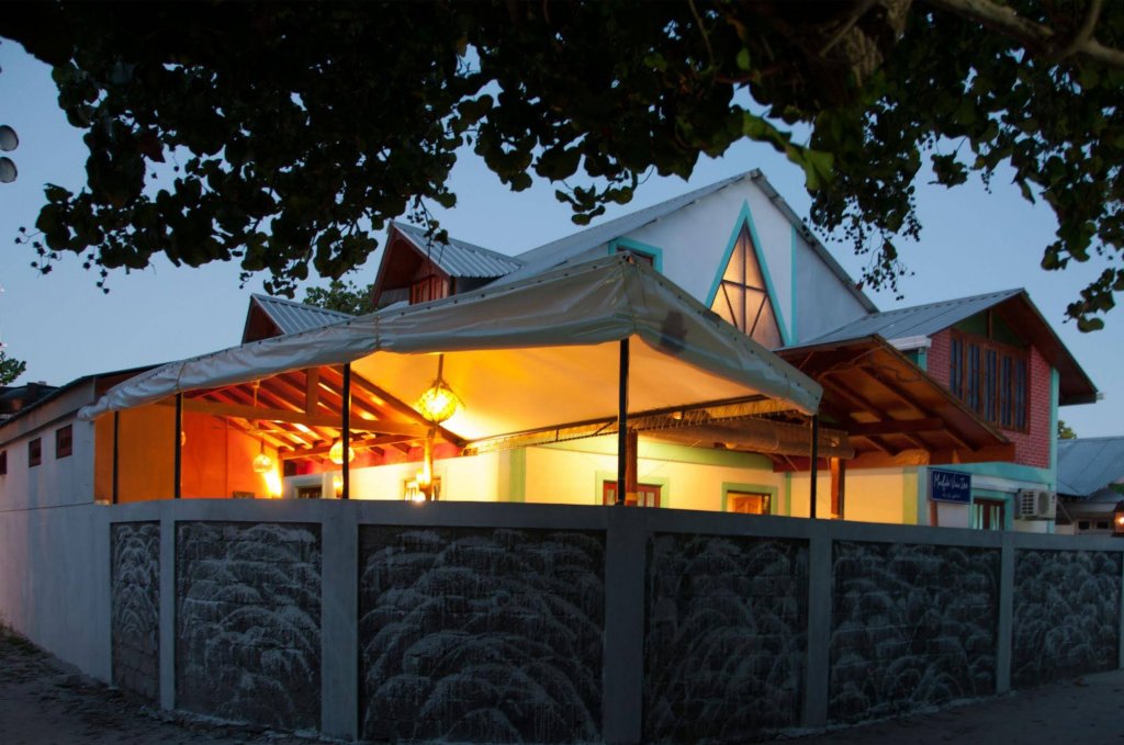 Фото отеля 1