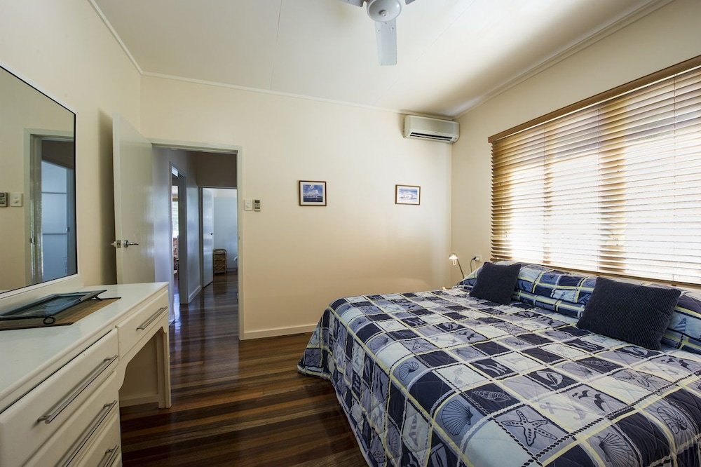 Фото Picnic Bay Apartments Unit 4