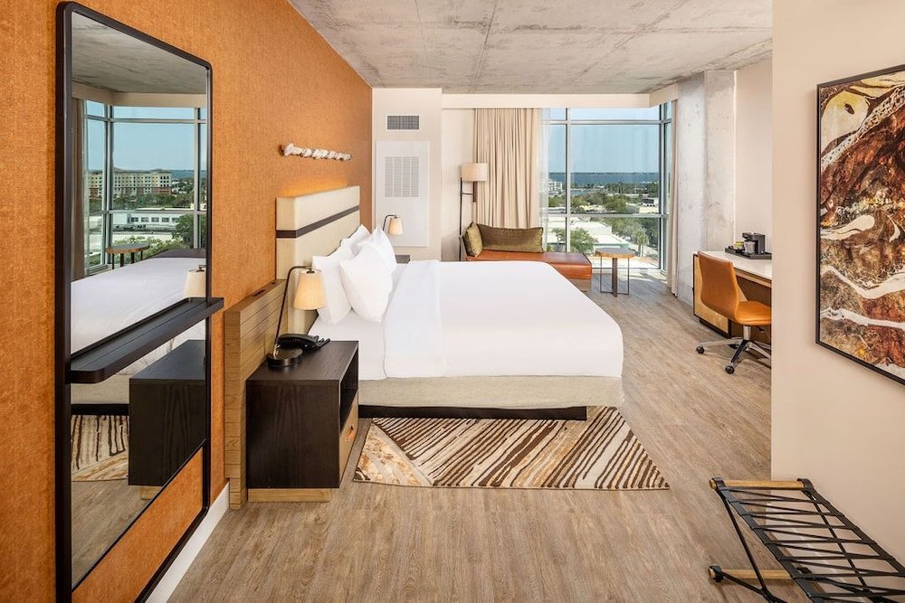 Фото Hotel Melby Downtown Melbourne, Tapestry Collection by Hilton