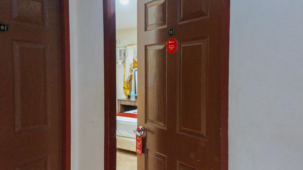 Фото RedDoorz near Talisay District Hospital