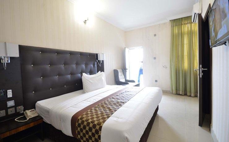 Фото Lakeem Suites - Agboyin Surulere