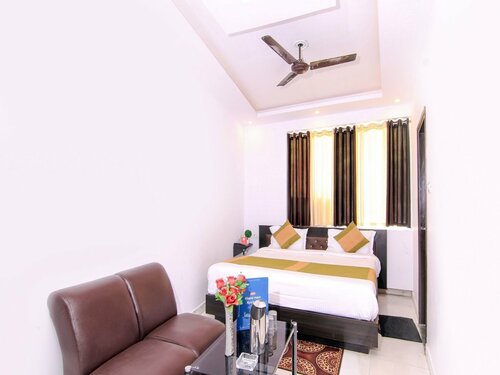Гостиница Oyo 13652 Hotel Rajput в Лакхнау