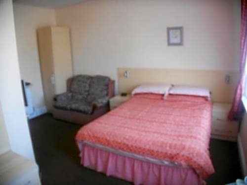 Фото St Annes Hotel