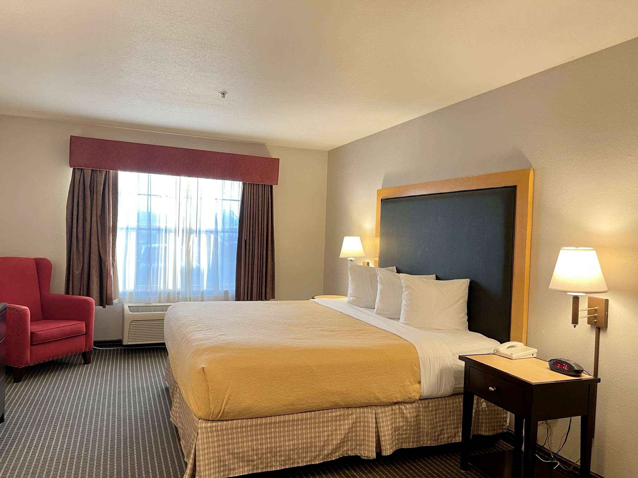 Фото Holiday Inn Express & Suites Zion by IHG