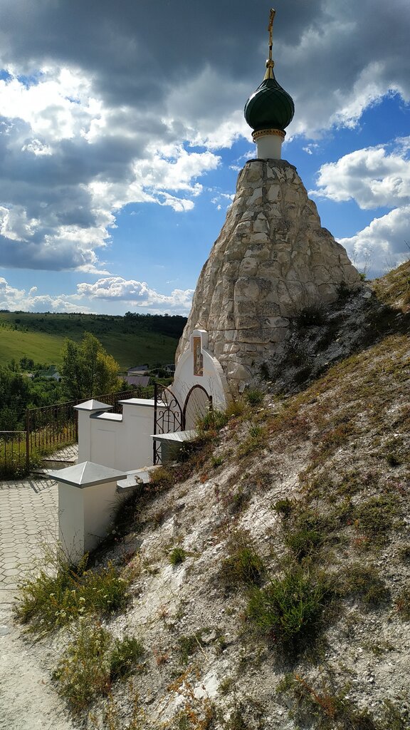 Orthodox church Tserkov Serafima Sarovskogo v Kostomarovskom Spasskom monastyre, Voronezh Oblast, photo