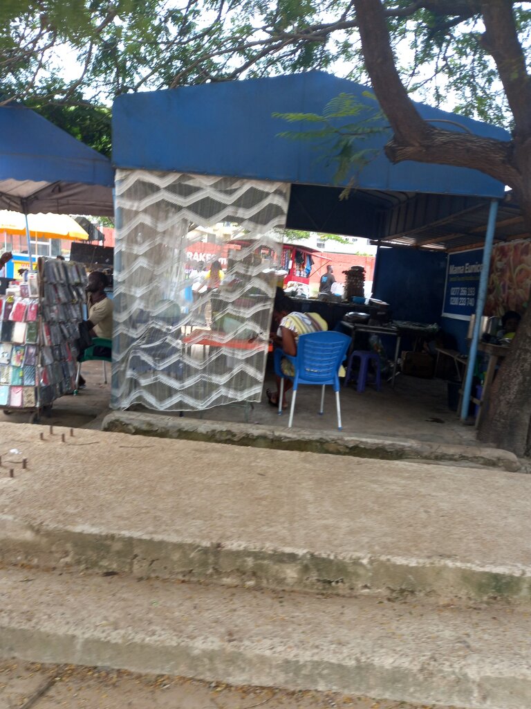 Fast food Mama Eunice chop bar, Accra, photo