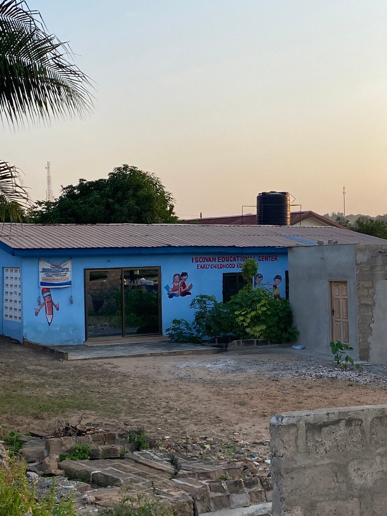 School Iscocan Educational Center, Earth, photo