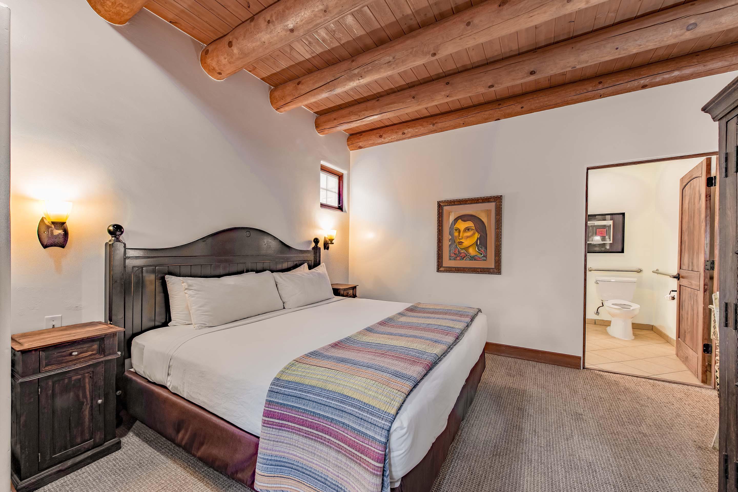 Фото The Historic Taos Inn