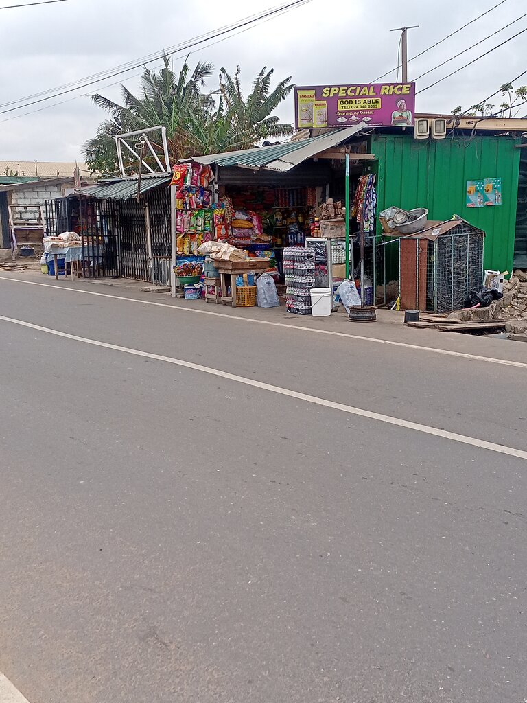 Supermarket God is able, Accra, photo