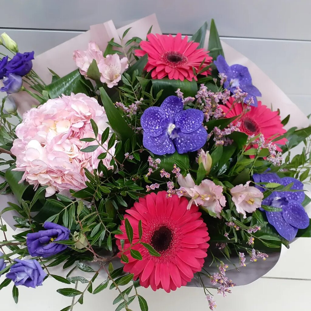 Цветочная база в новокосино заказ цветов доставка астрахань