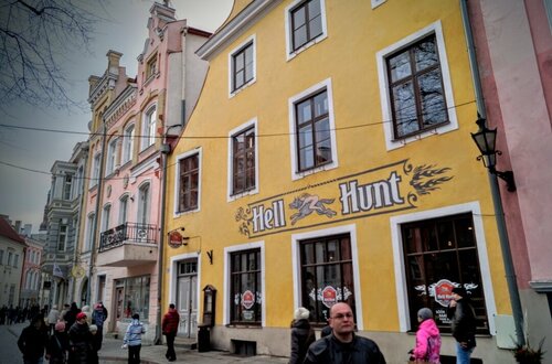 Cafe Hell Hunt Pub Tallin, Tallinn, photo