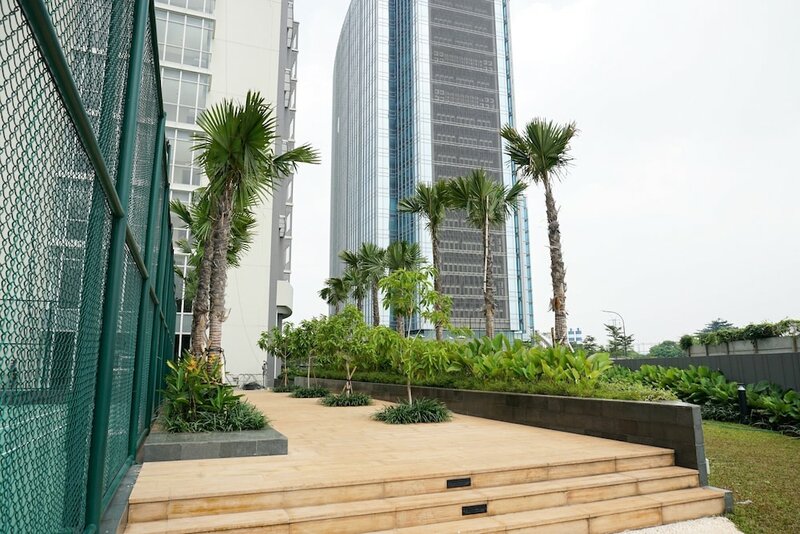 Жильё посуточно Elegant 2br Ciputra International Apartment near Puri Indah Mall в Джакарте