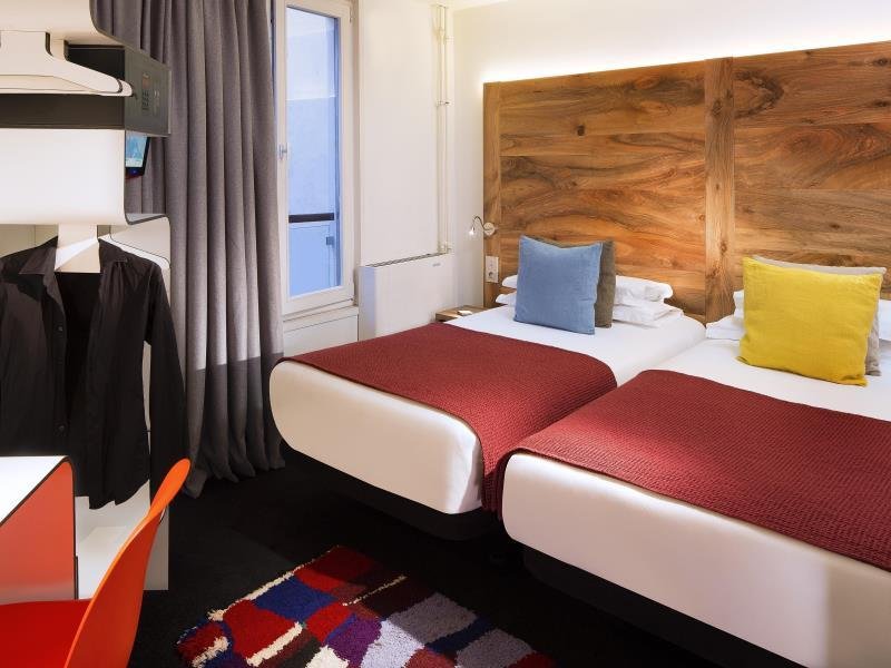 Фото Maxim Folies