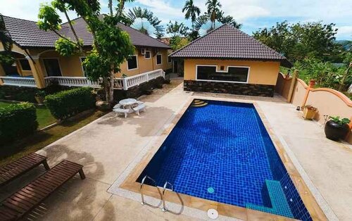 Гостиница 5 Bedrooms Pool Villa Behind Phuket Z00 в Чалонге
