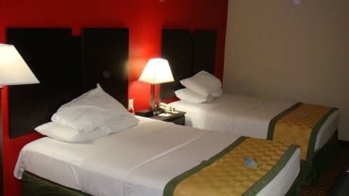 Фото Days Inn by Wyndham Muncie -Ball State University