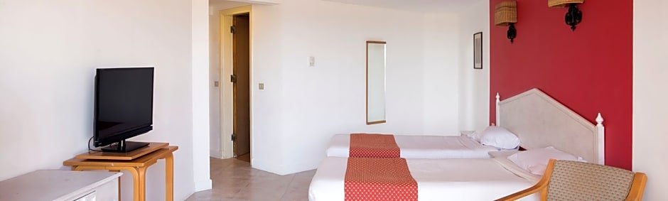 Фото Flamenco Beach and Resort