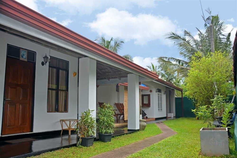Фото Royal Waves Negombo
