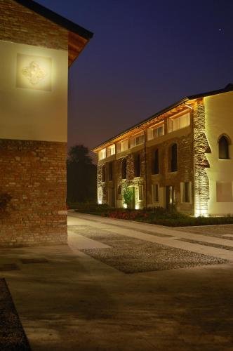 Фото Corte della Rocca Bassa