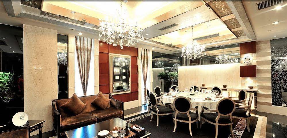 Фото Rainbird International Hotel