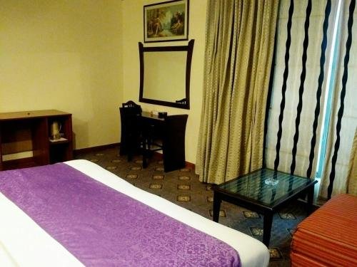 Фото Hotel Pak Continental