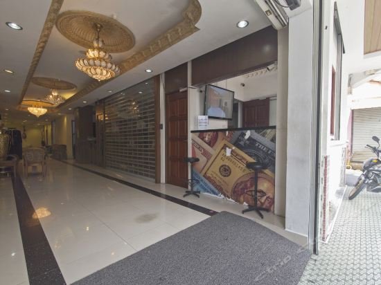 Фото Oyo 998 Queen City Hotel