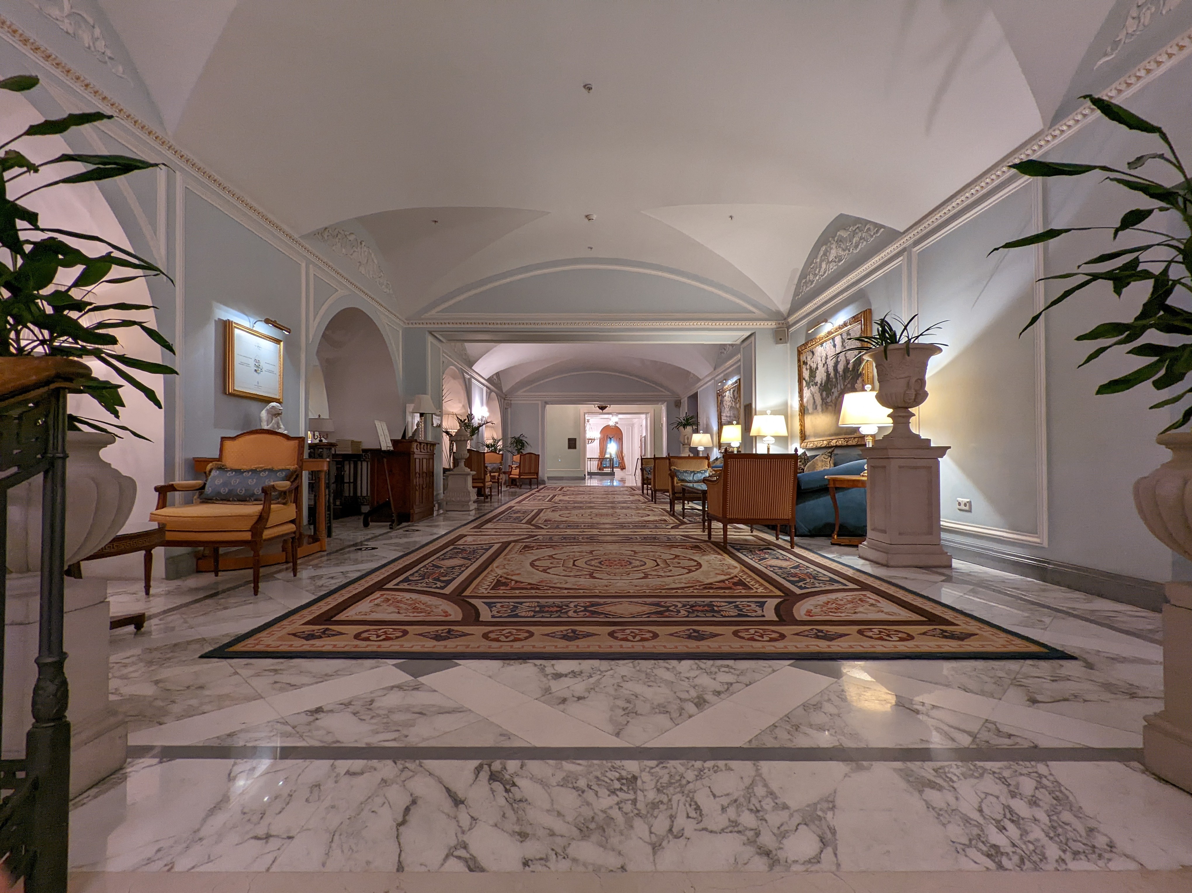 Фото Four Seasons Lion Palace St. Petersburg