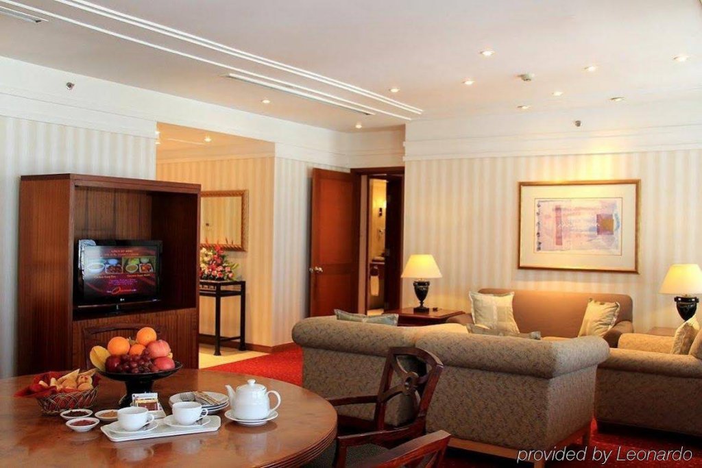 Фото Redtop Hotel & Convention Center