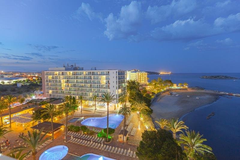Фото The Ibiza Twiins Hotel