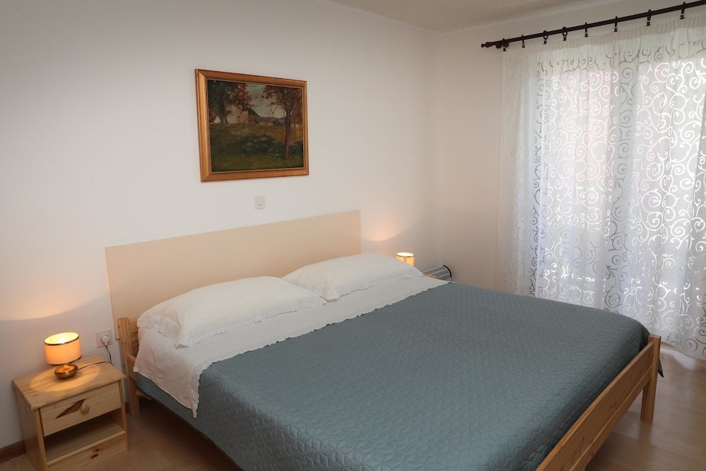 Фото Apartments Knezovic