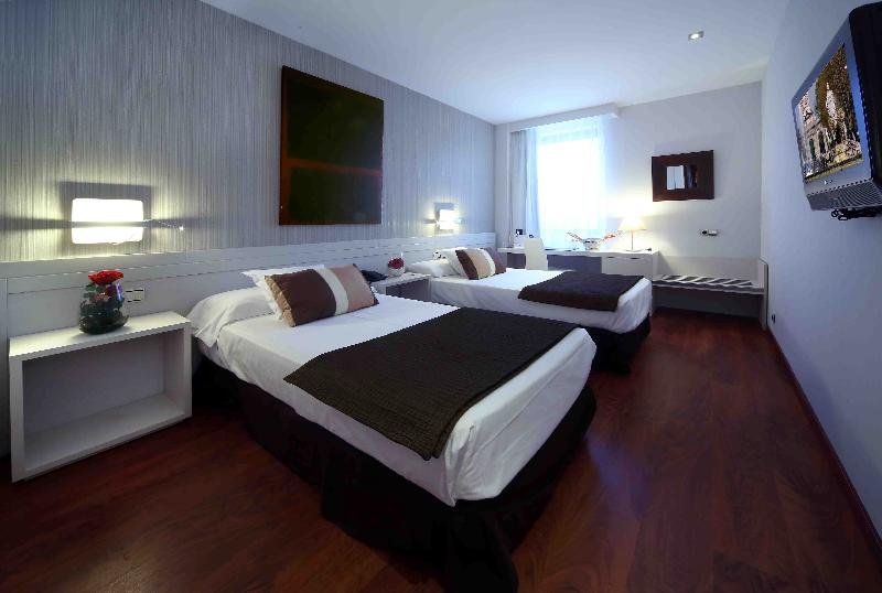 Фото Amura Alcobendas Hotel