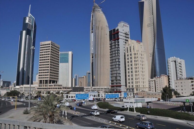 Гостиница Ramada Encore by Wyndham Kuwait Downtown в Эль-Кувейте