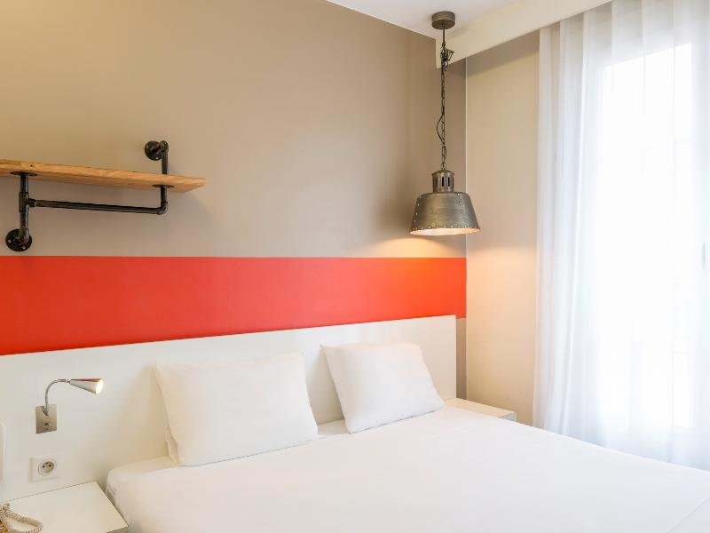 Фото Ibis Styles Paris Montmartre North Hotel