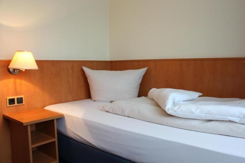 Фото Hotel Niederraeder Hof