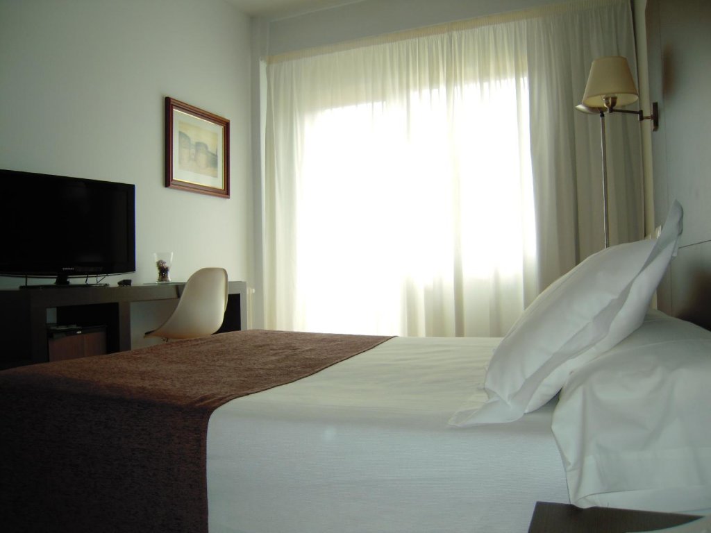 Фото Méndez Núñez Hotel