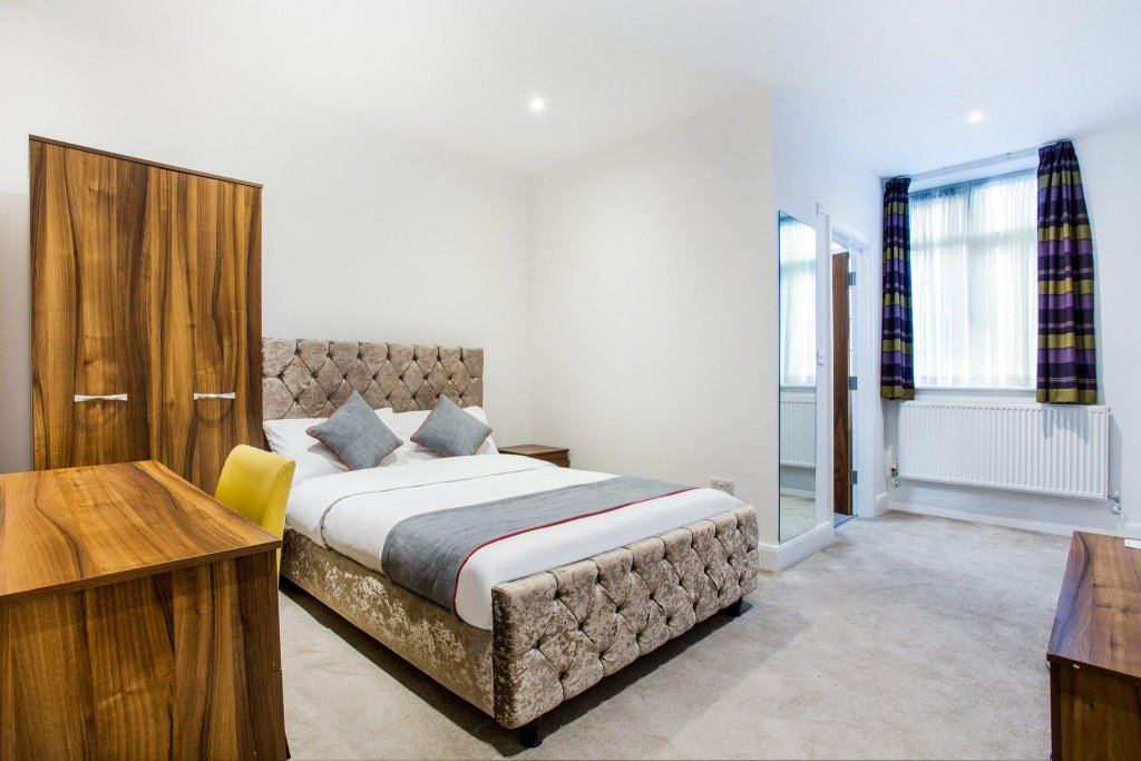 Фото Oyo The Arch, Wembly Stadium