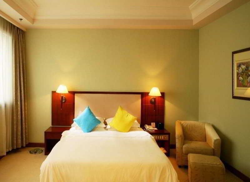 Фото Holiday Inn Express Shanghai Zhenping