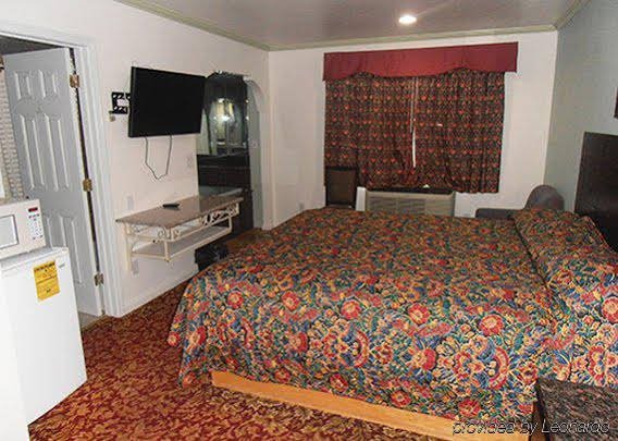 Фото Starlight Inn Canoga Park