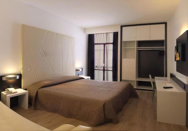 Фото Ambasciatori Hotel Venice Mestre Tapestry Collection by Hilton