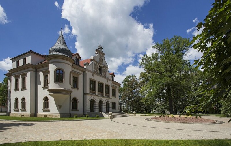 Гостиница Pałac Polanka в Кросно
