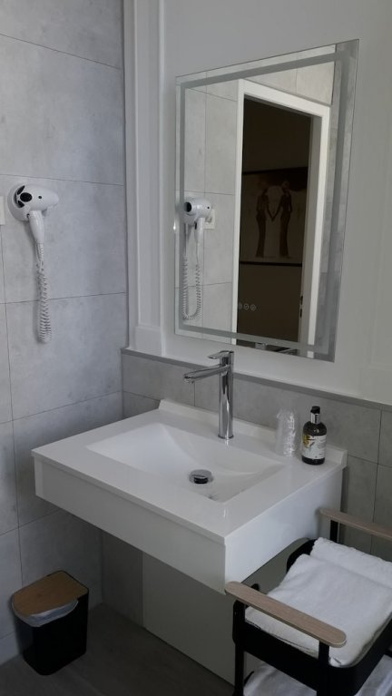 Фото Hôtel La Fayette