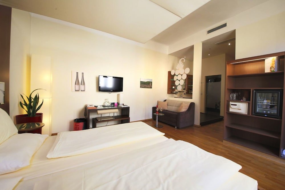 Фото Hotel Rathaus Wein & Design