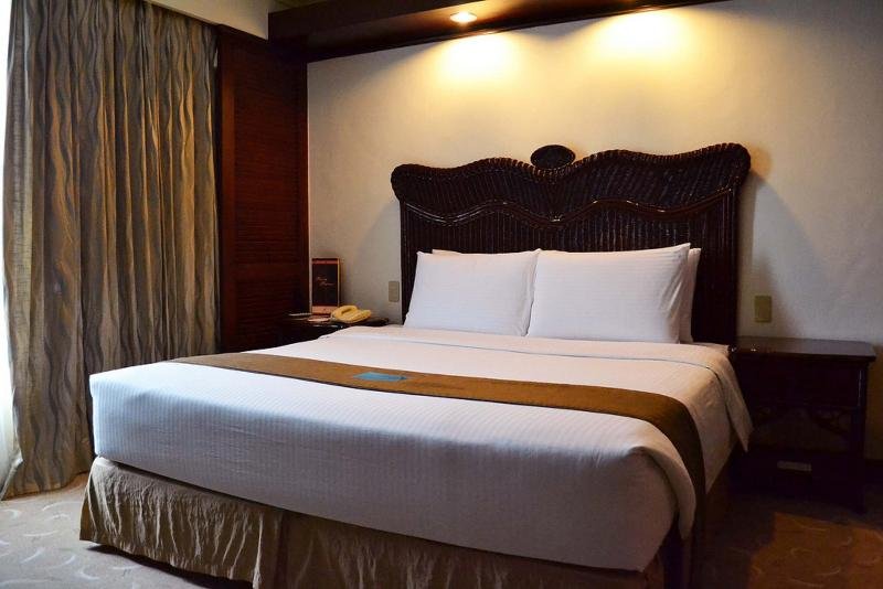 Фото Waterfront Airport Hotel & Casino