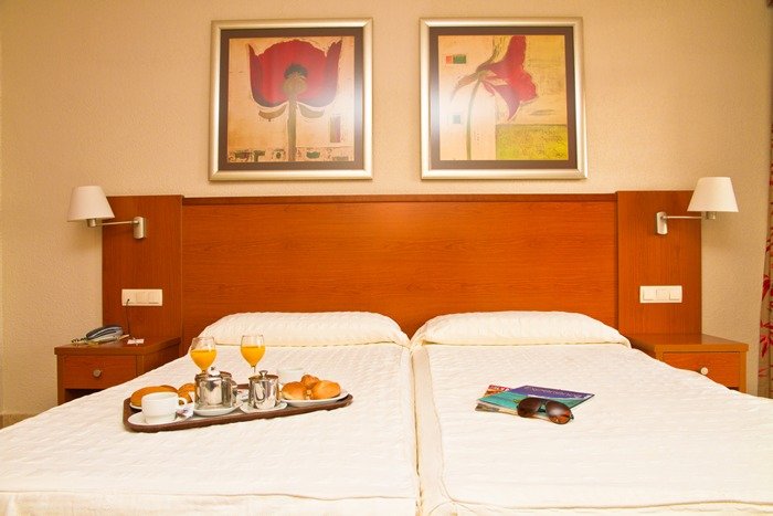 Фото Hotel Las Palmeras Affiliated by Fergus