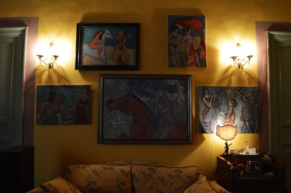 Фото The Home of the Genius Between Art, Culture and Food