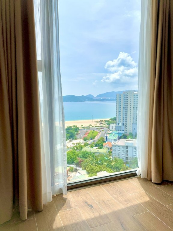 Фото Miracle Luxury Hotel