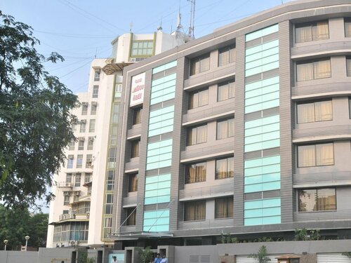 Гостиница Dev Aadi Hotel в Ахмадабаде
