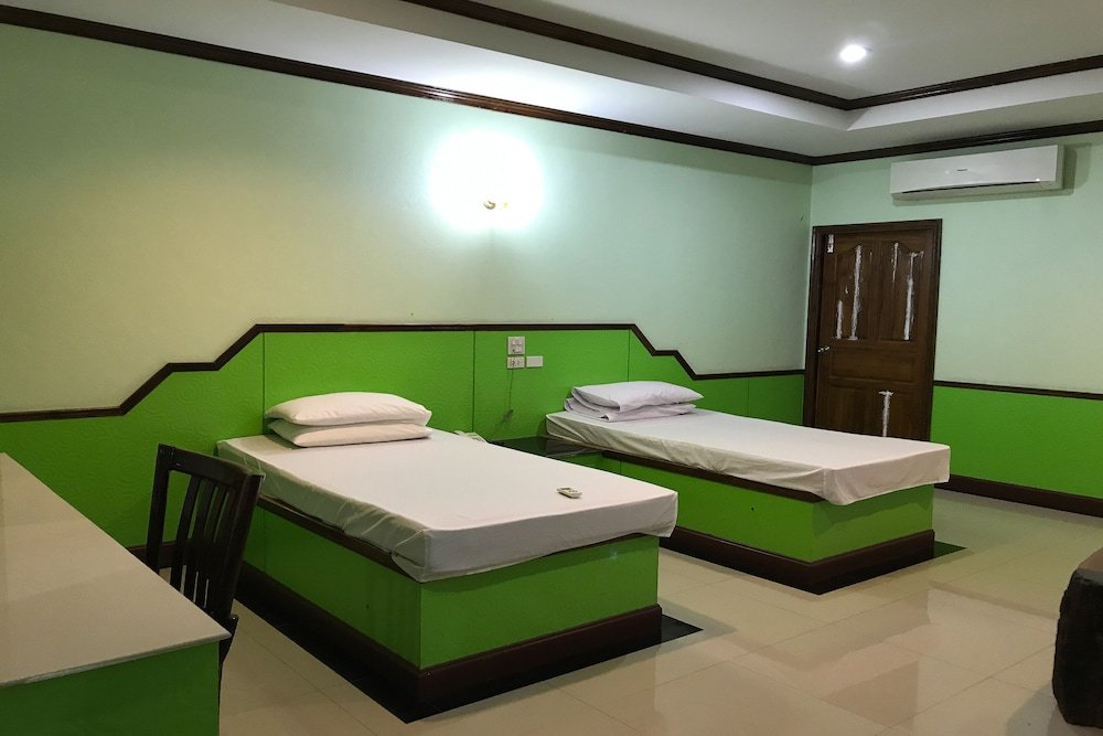 Фото Oyo 75334 Train Hotel