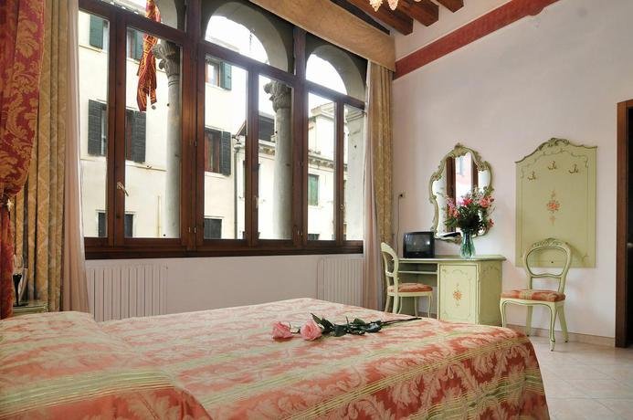 Фото Hotel Al Vagon