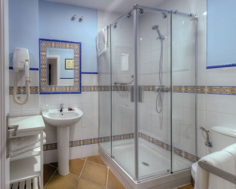 Фото Hotel Doña Lina