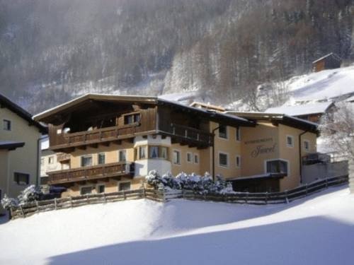 Фото A Casa Juwel - Ski in & Out Appartements